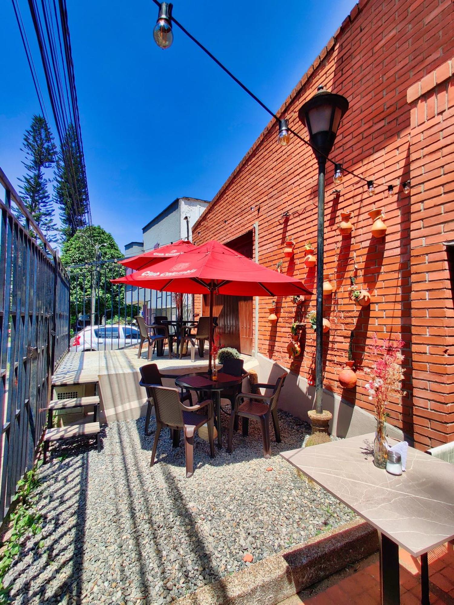 Lady Mom Hostal 메딜린 외부 사진