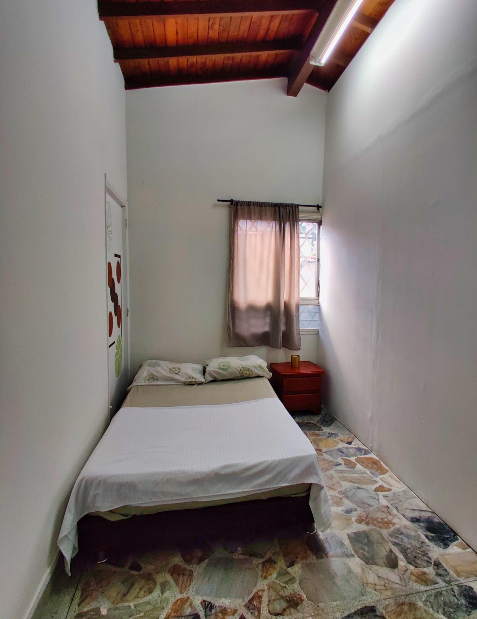 Lady Mom Hostal 메딜린 외부 사진